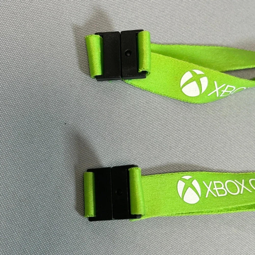 1 Pair of XBOX ONE Celebrity‎ X Cruises Green Lanyards